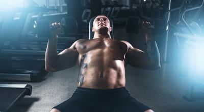 5 bästa bröstövningarna